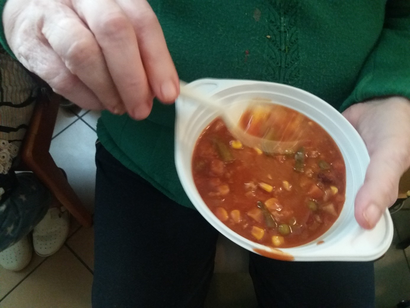 Na zdjęciu widać zupę meksykańską na talerzu